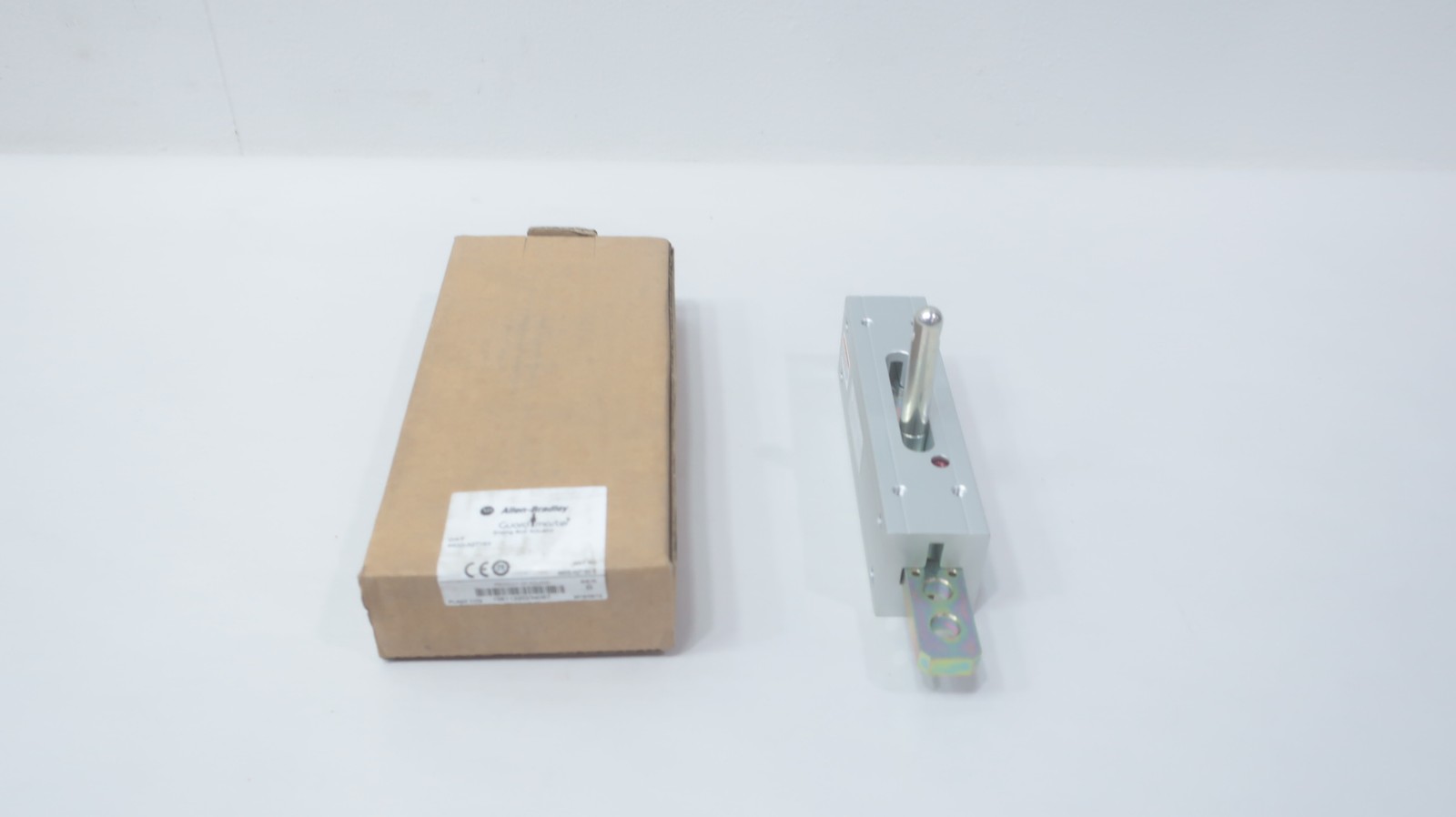 Allen Bradley 440G-A27163 Guardmaster Sliding Bolt Actuator