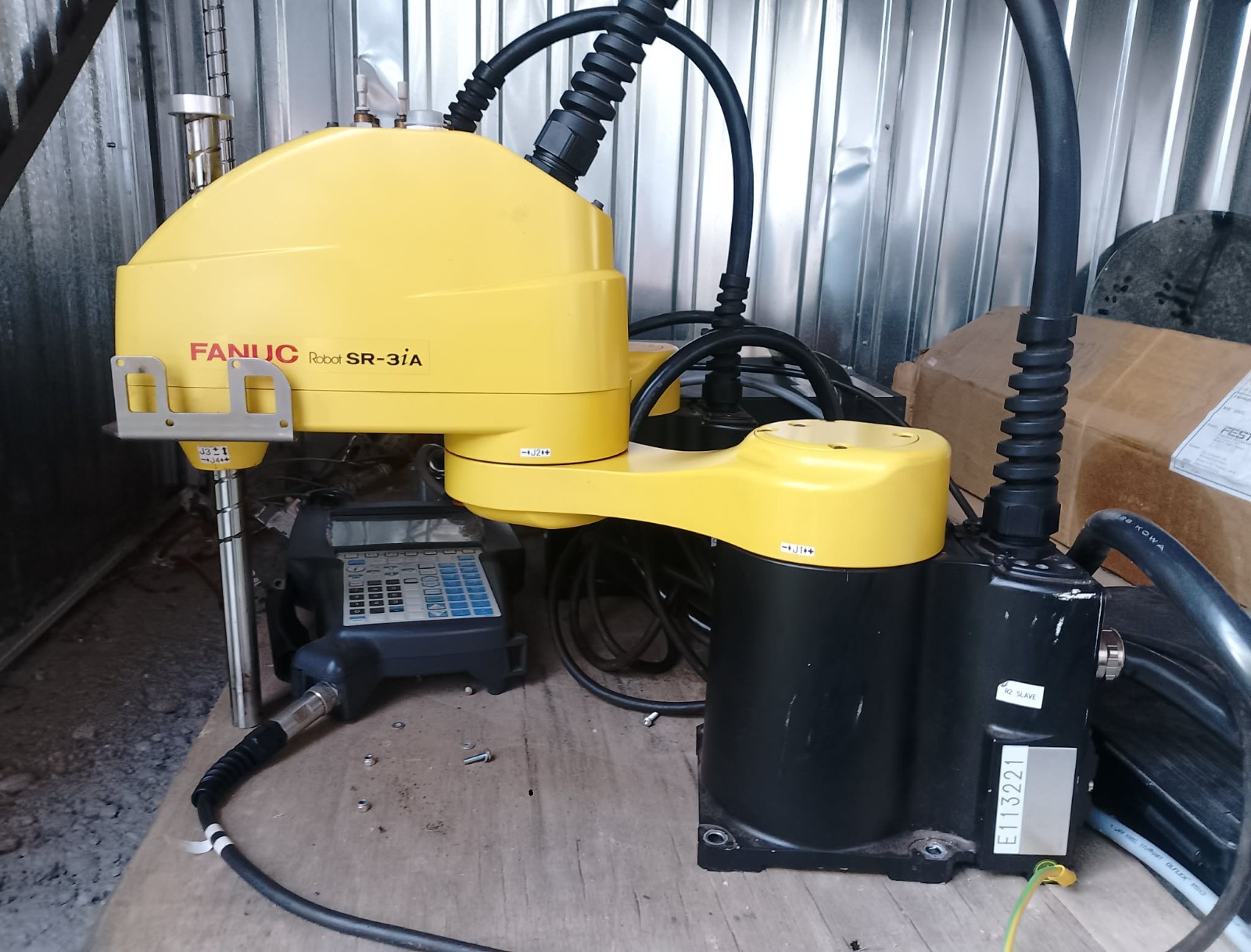 2 Fanuc SR-3𝑖A robot system - complete only