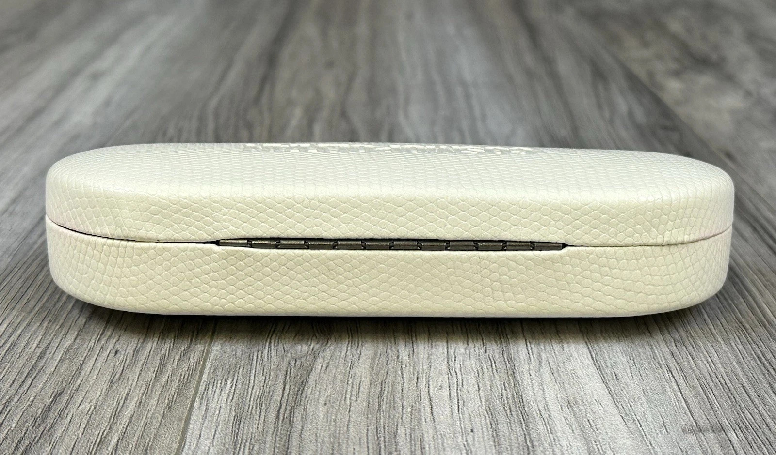 Cosmopolitan White Clamshell Glasses Case Pink Interior Eye Protective Case NEW