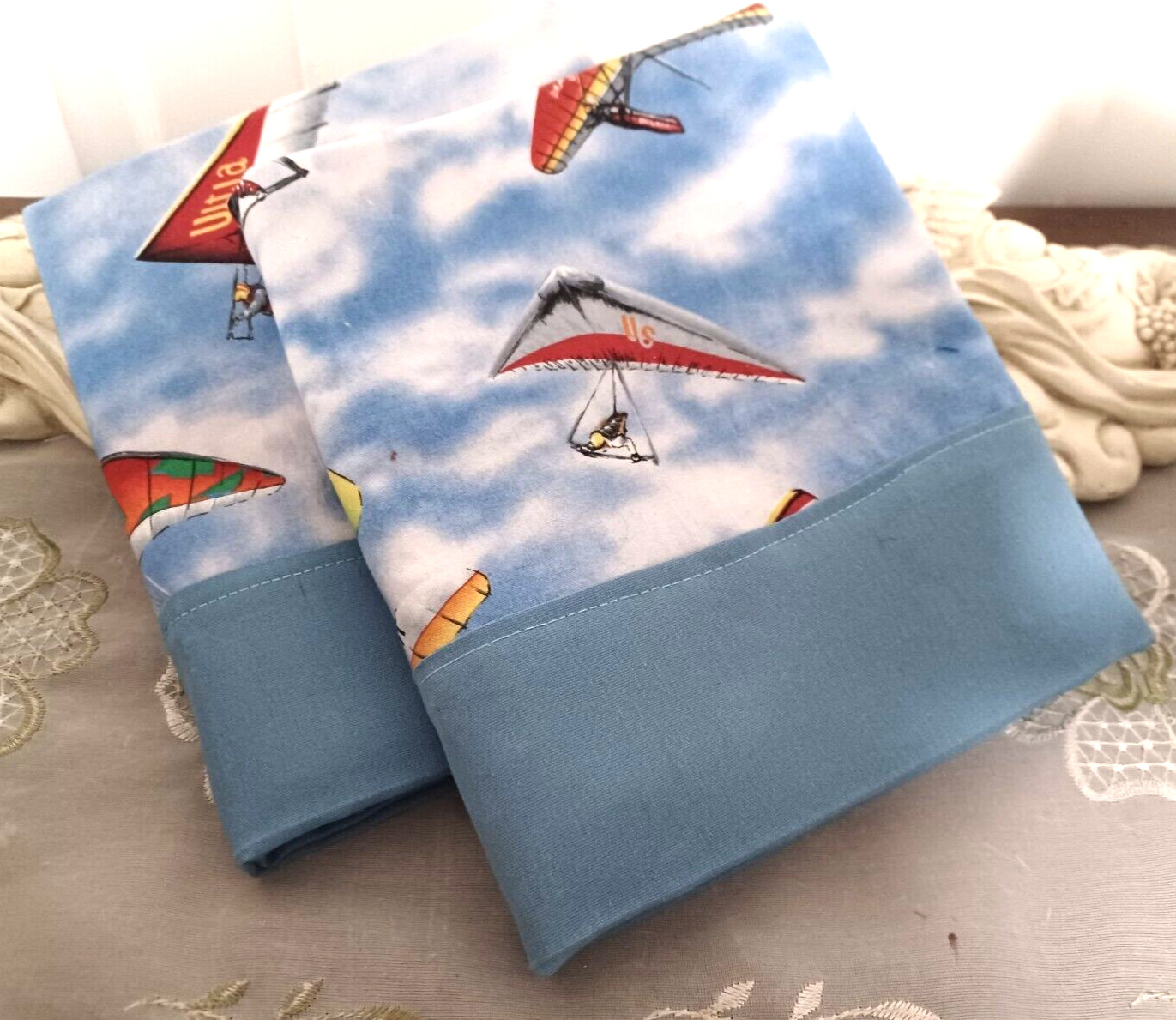 COUNTRY COTTAGE KIDS SET OF TWO HANG GLIDERS IN THE SKY PILLOWCASES-BRAND NEW