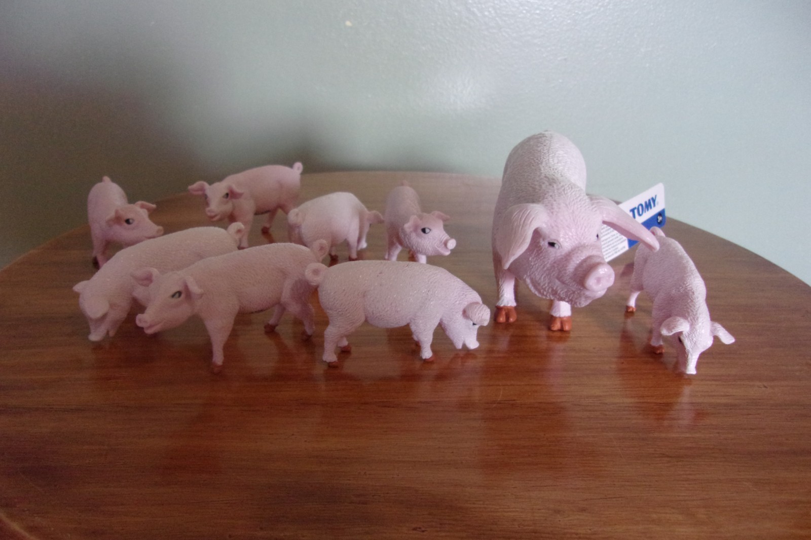 1/16 ERTL White/pink hogs pigs Sow & piglets lot of 9 Yorkshire NEW Sealed bags