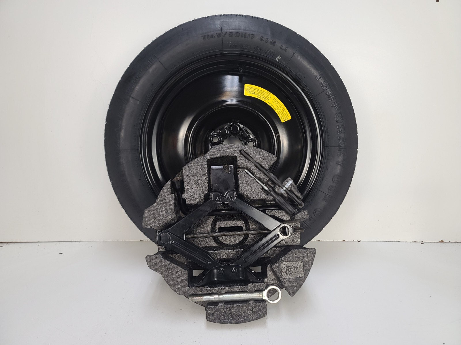 Spare Tire W/Jack Kit 17" Fits 2010-2014  Subaru Legacy Outback Spare Tire