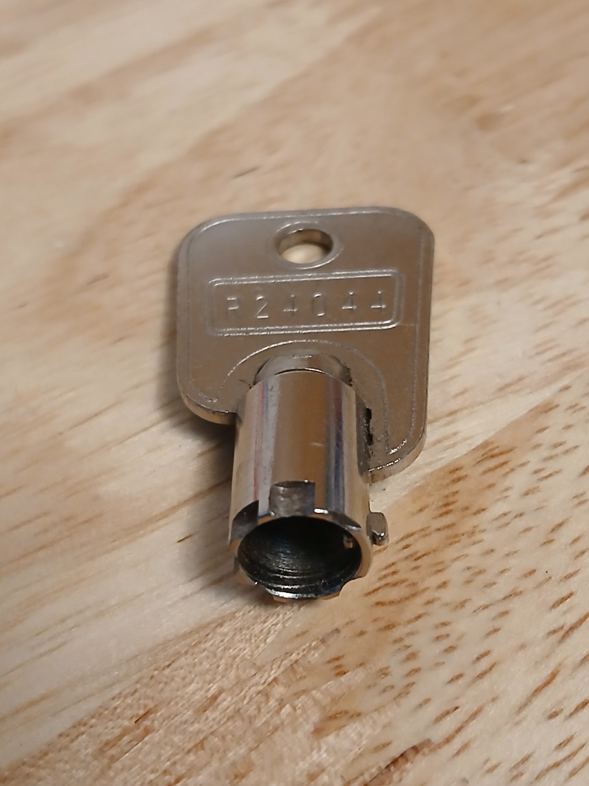 Snack soda drink vending machine key #R24044 fits barrel style locks used CAM