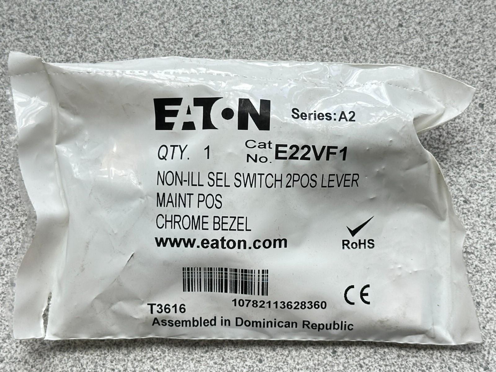 NEW Eaton E22VF1 2 Position Maintained Extended Handle Selector Switch Operator