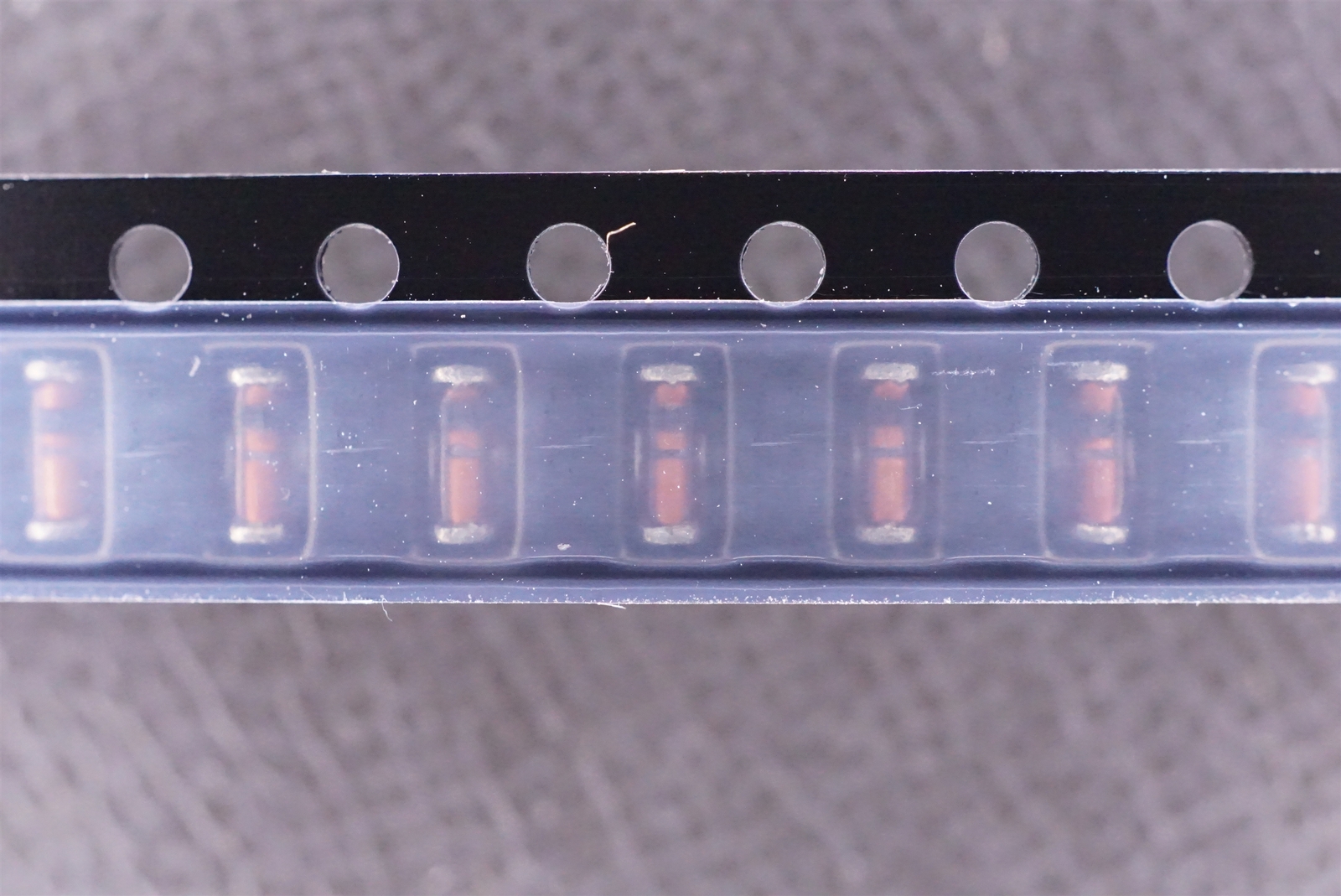 Lot of 25 TZM5227B-GS08 Vishay Zener Diode 3.6V 500mW 5% SMT SOD-80 NOS
