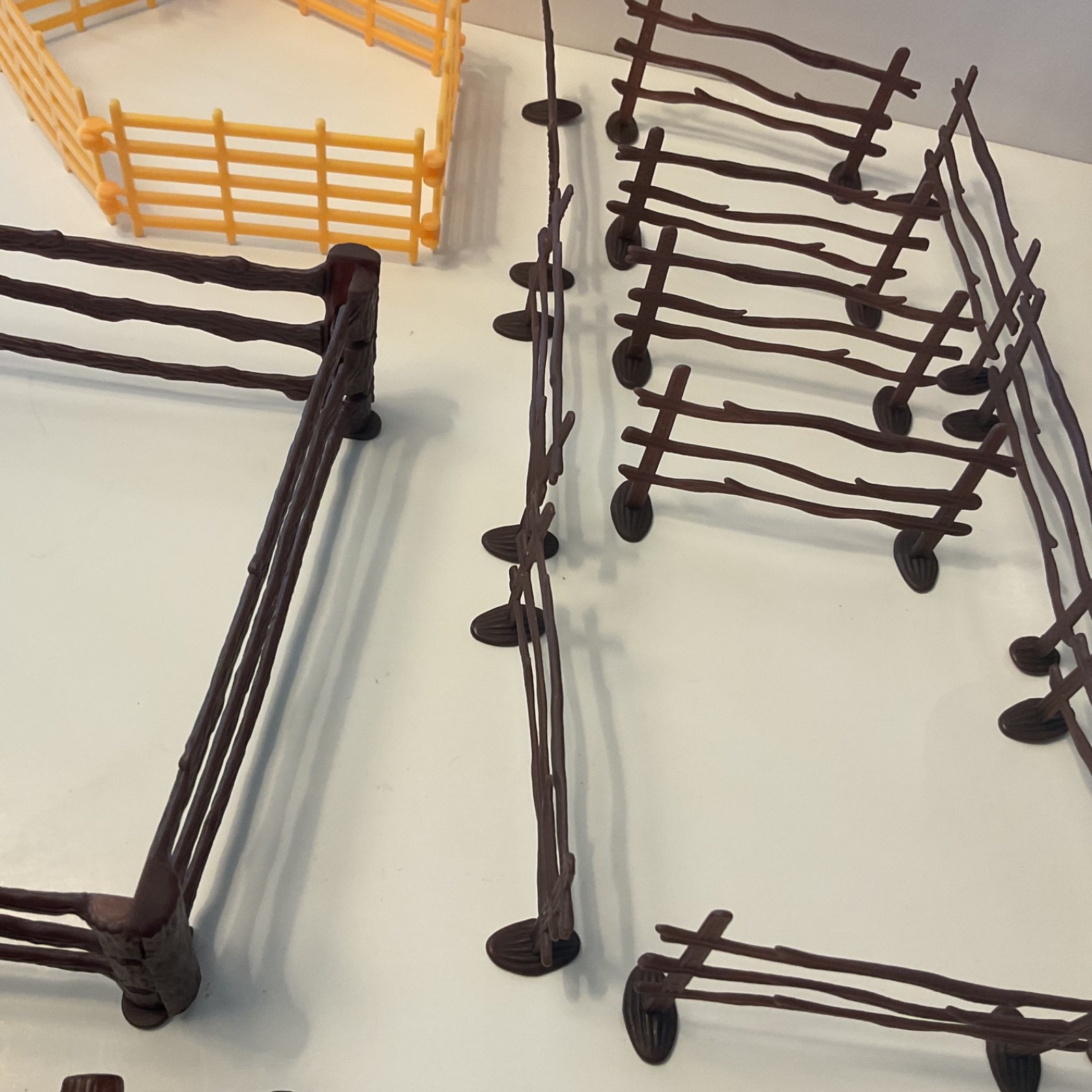 Farm Animal Plastic Fences 3 Different Sets Yellow & Brown with Tree