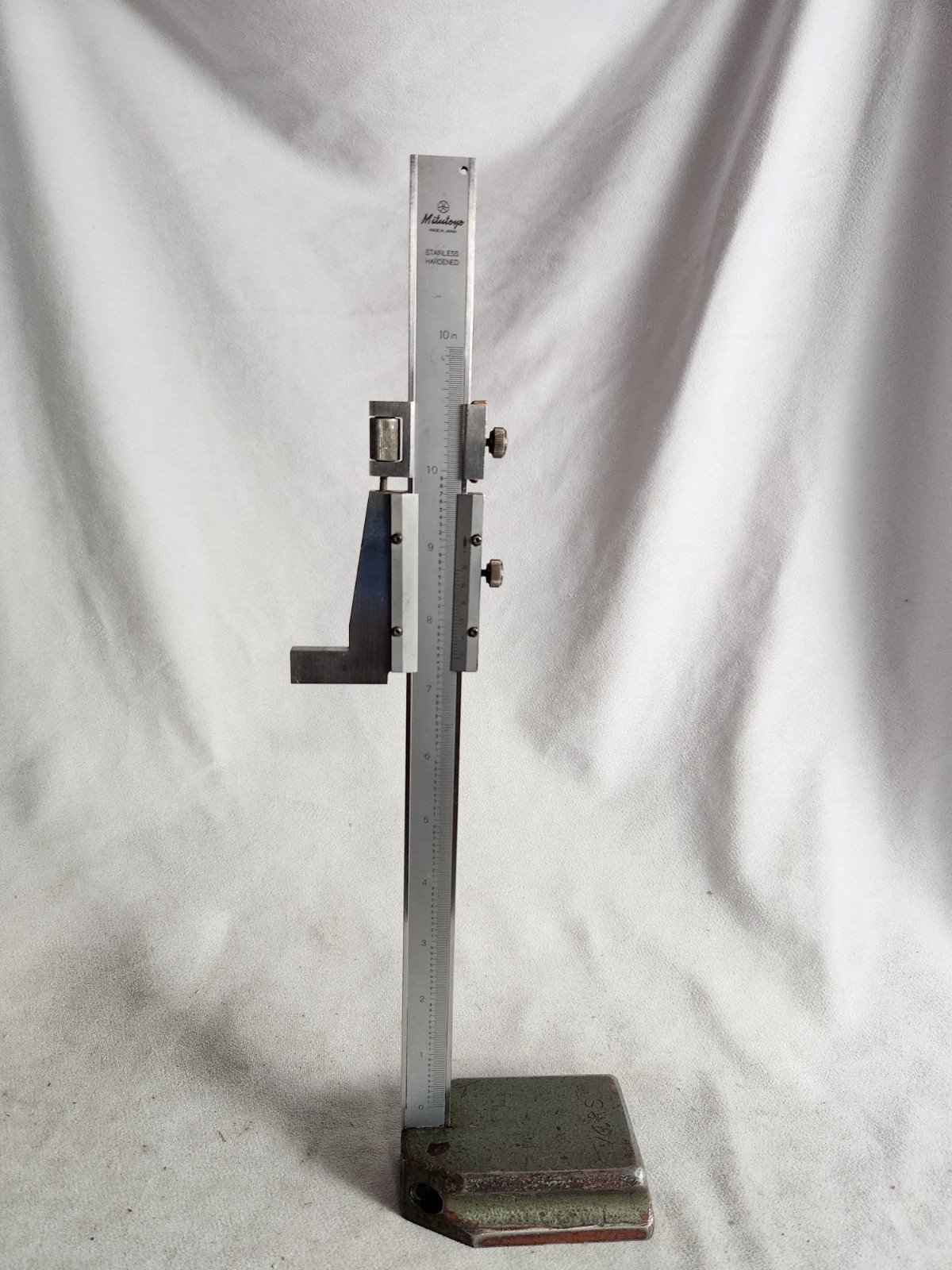 Mitutoyo 0-10" Stainless Hardened Vernier Height Gage For Scribing
