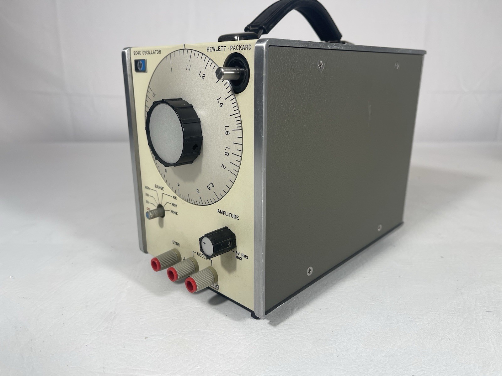HP Hewlett Packard 204C Oscillator 5Hz-1.2MHz Untested Clean! *Read*