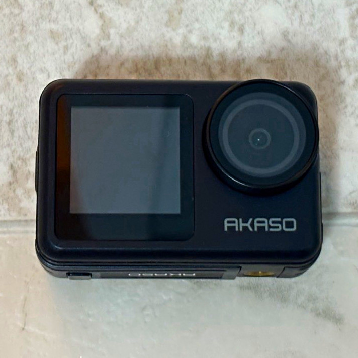 AKASO Brave 7LE + 128GB Sandisk MicroSD Card (Includes Camera Gear)