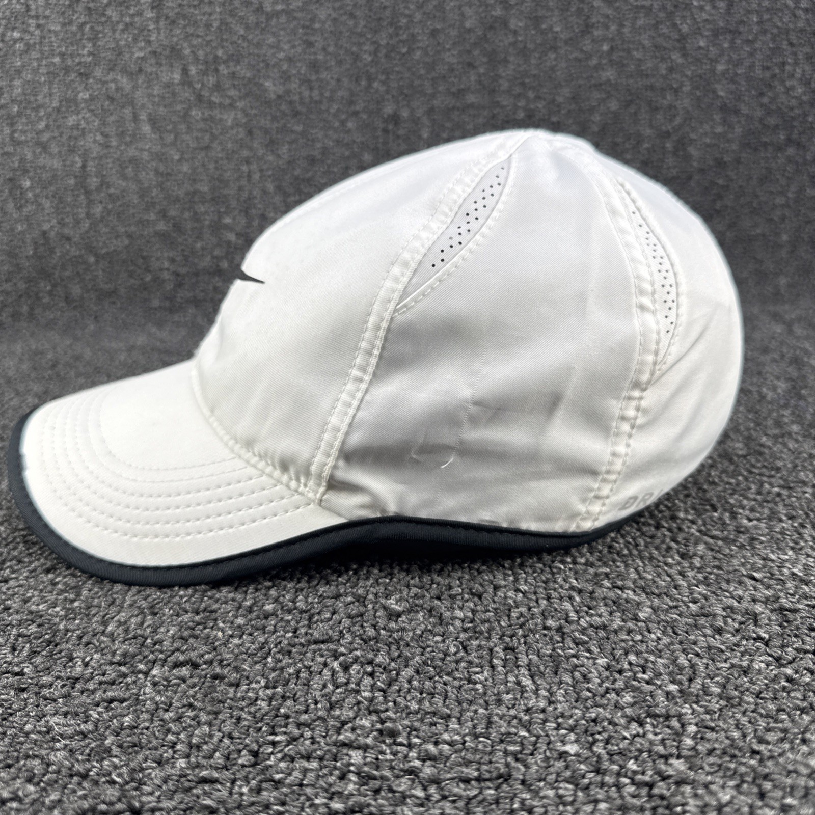 NIKE Featherlight Dri-Fit Cap hat Adult Size White Running Tennis Pickleball
