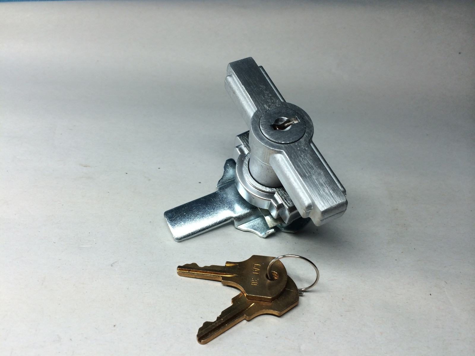 T-Handle for Display Case with 2 keys Locksmith