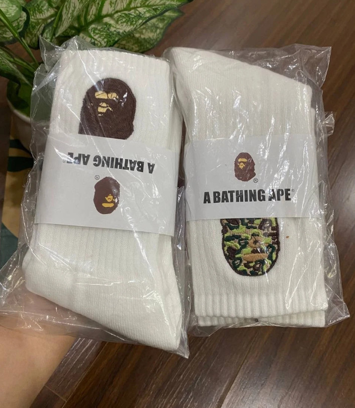 SALE BAPE Crew Socks White Embroidered Logo 2 Pair Pack A Bathing Ape Streetwear