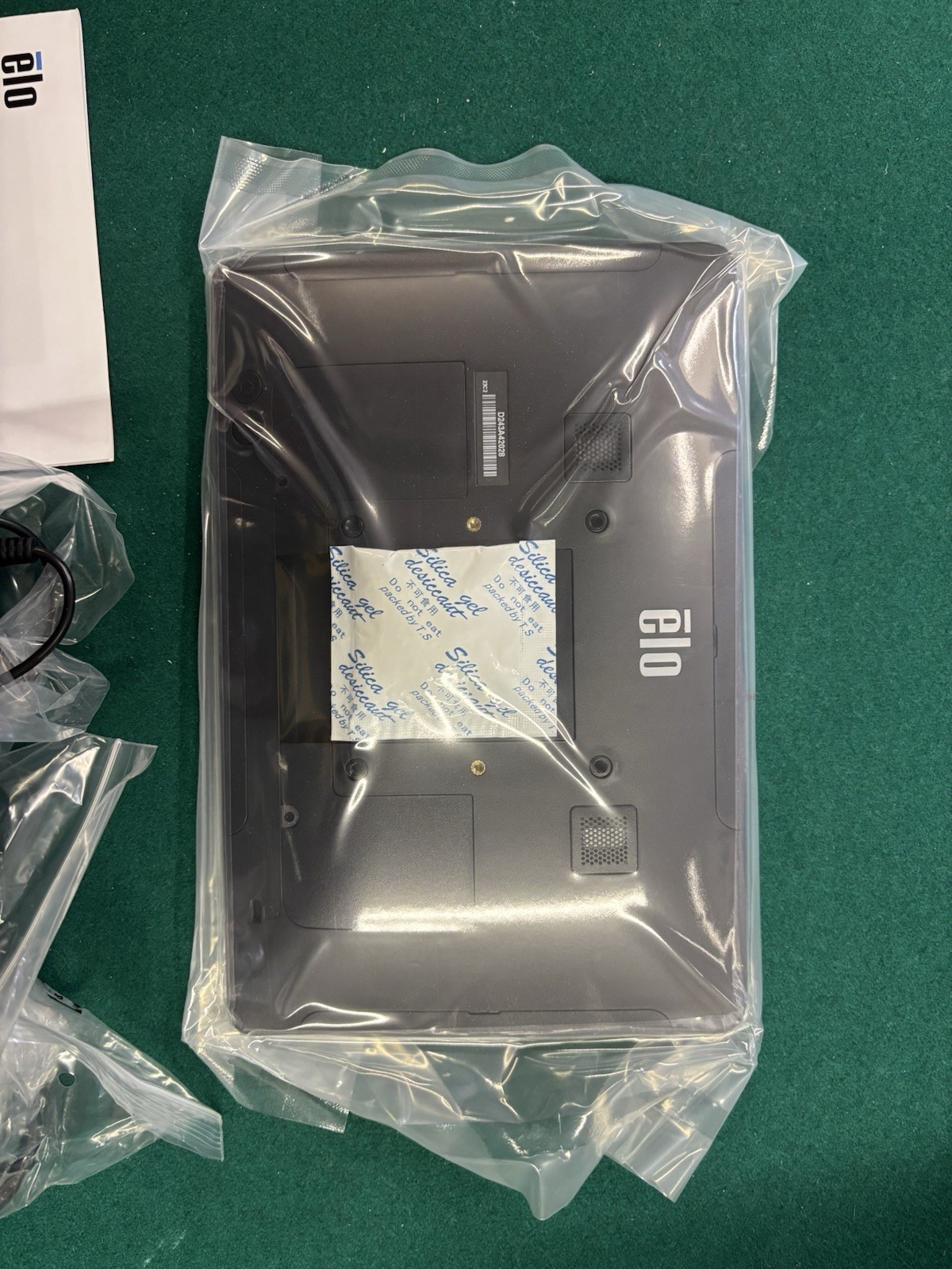 Elo I-Series 4 Android All-in-One (Part Number E247518)