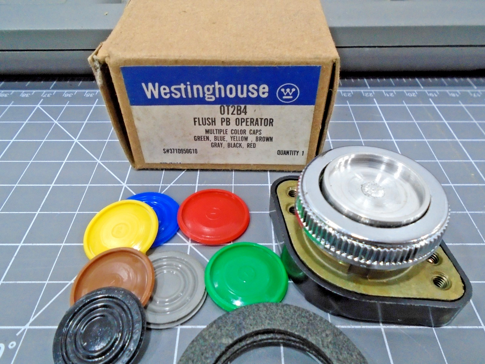 NEW Westinghouse OT2B4 Flush PB Operator Push button Momentary
