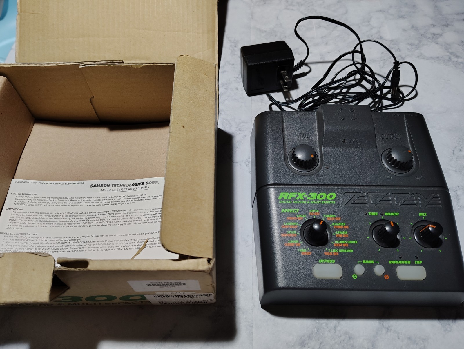 Zoom RFX‑300 Digital Reverb & Multi‑FX Processor – Boxed – Power Adapter Include