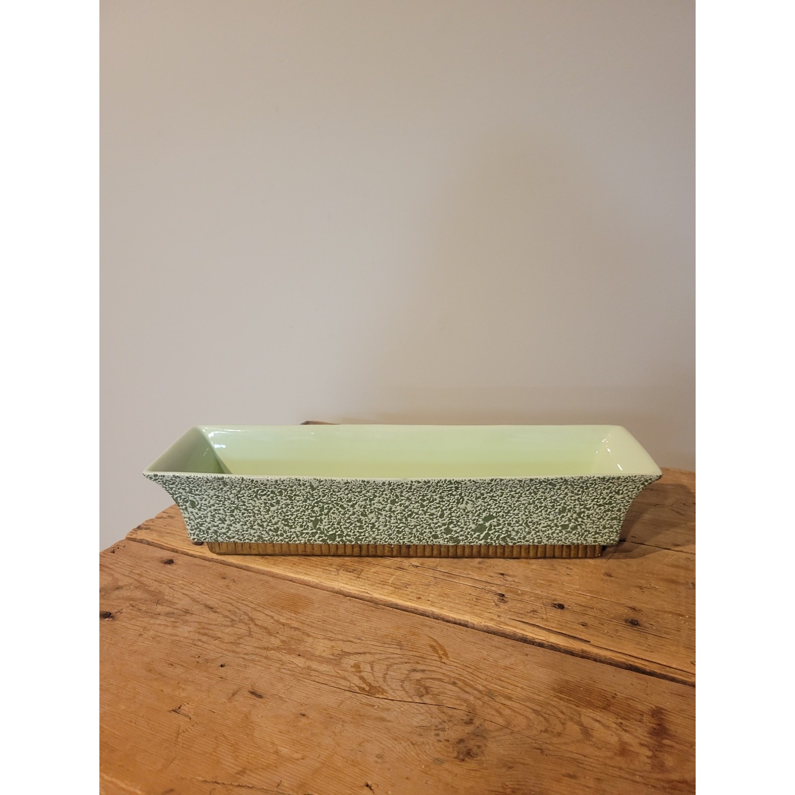 Vintage Shawnee Chantilly Planter, Rectangle Green Confetti 15-1/2