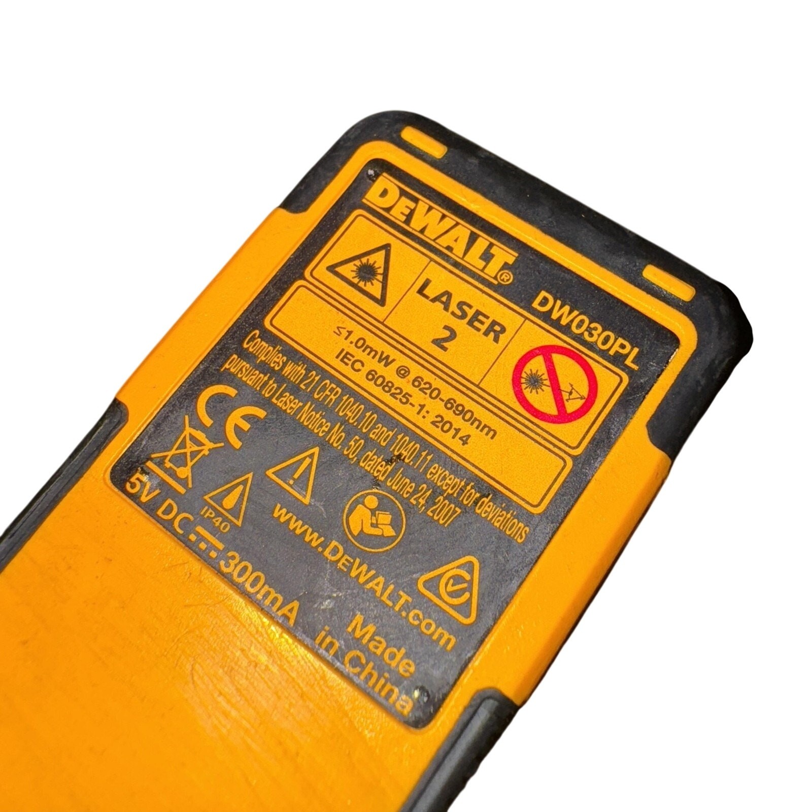 DEWALT DW030 LASER MEASURE DIGITAL DISTANCE RANGE FINDER COMPACT TOOL