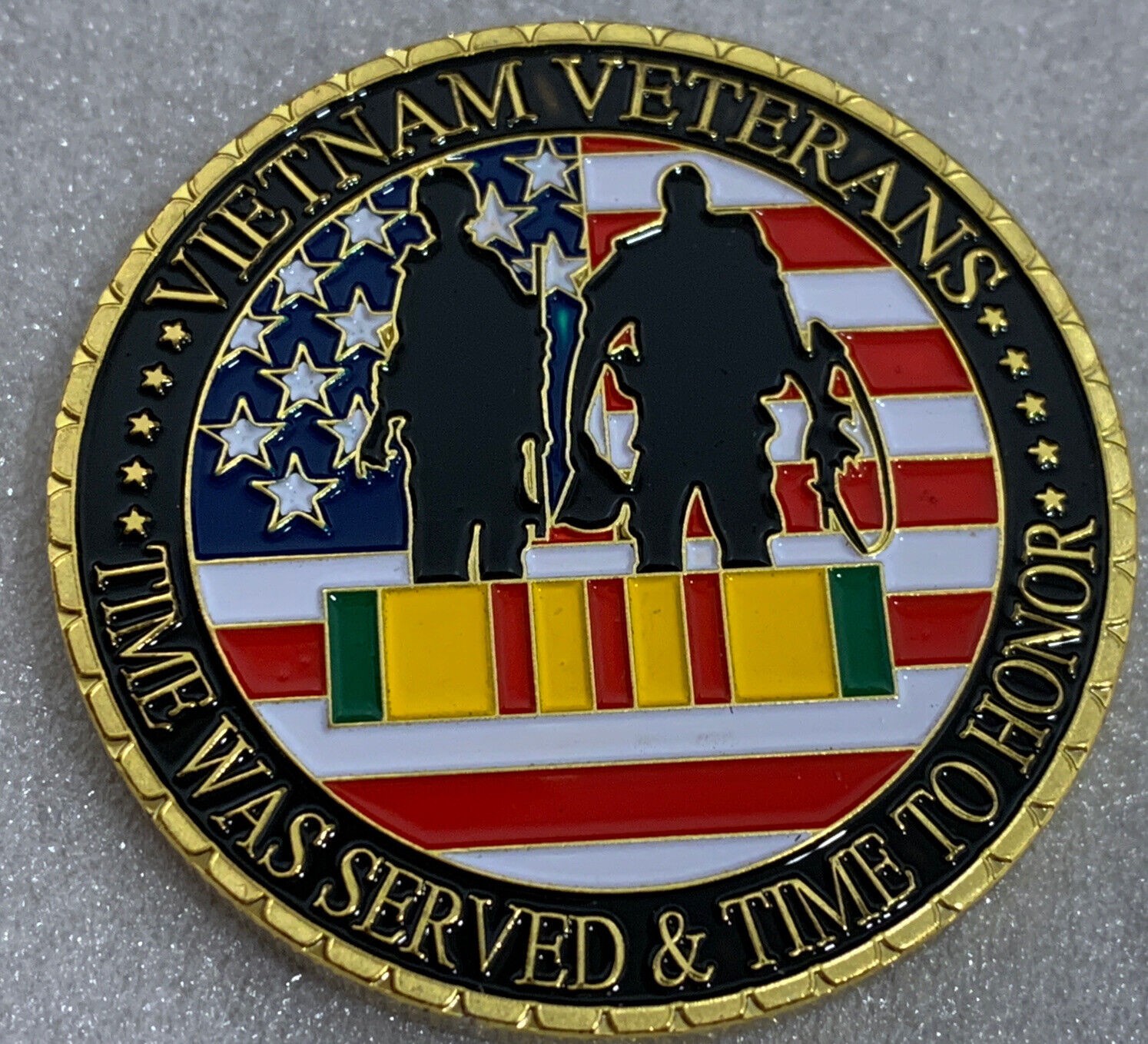 Challenge Coin Gold VETERANS NEVER FORGET VIETNAM Collectible Gift Military