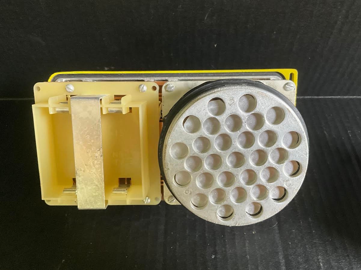 VICTOREEN INSTRUMENT CDV-720 MODEL 3A RADIOLOGICAL SURVEY METER