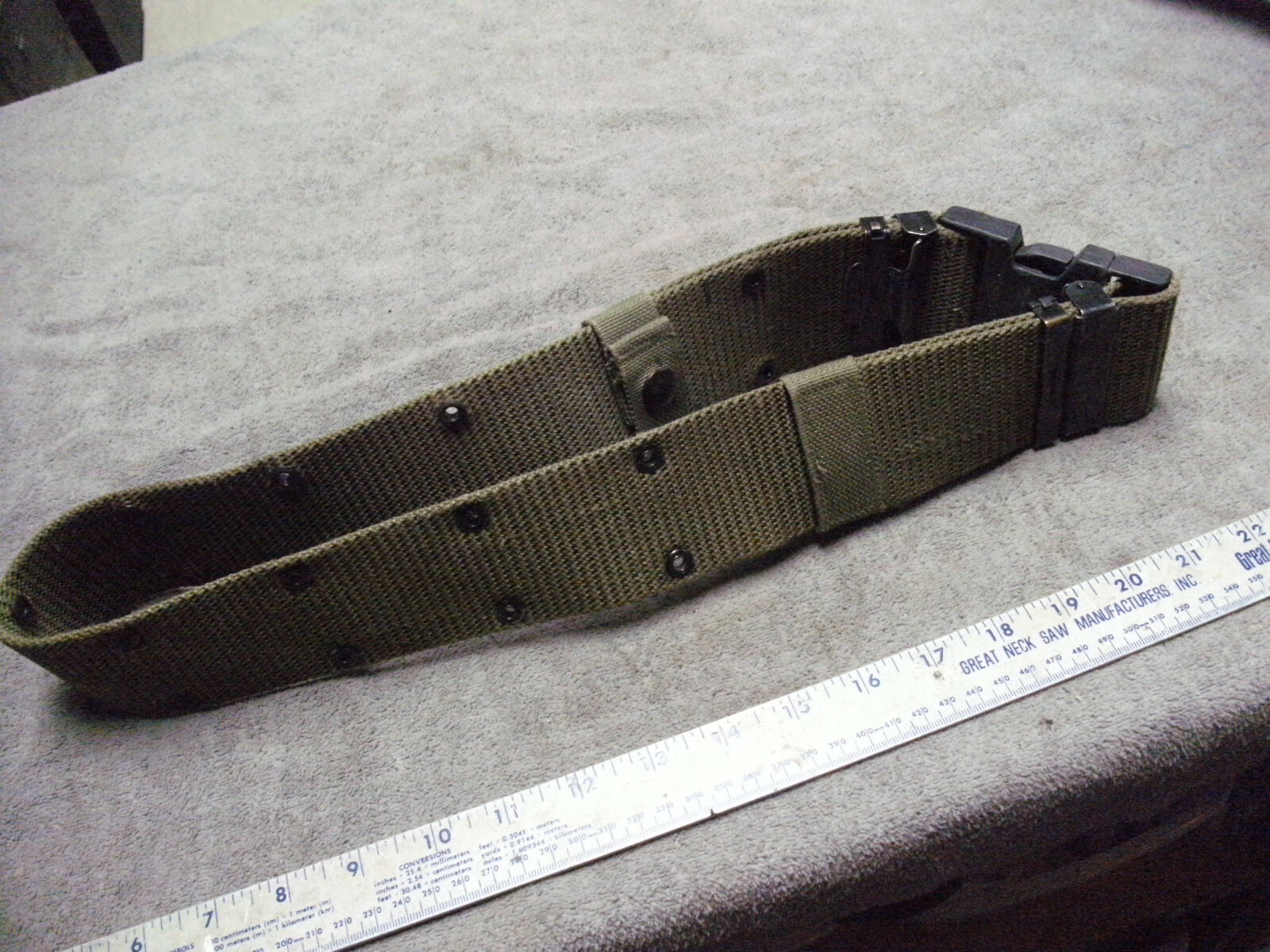 US Military Olive Green  Nylon Pistol Belt,   Size Med , Plastic Buckle, used
