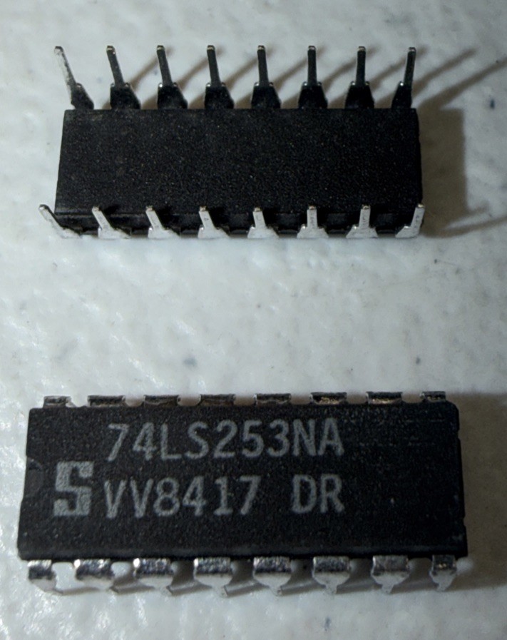 Signetics Multiplexer 74LS253N  IC Integrated Circuit 16 Pin lot of 2