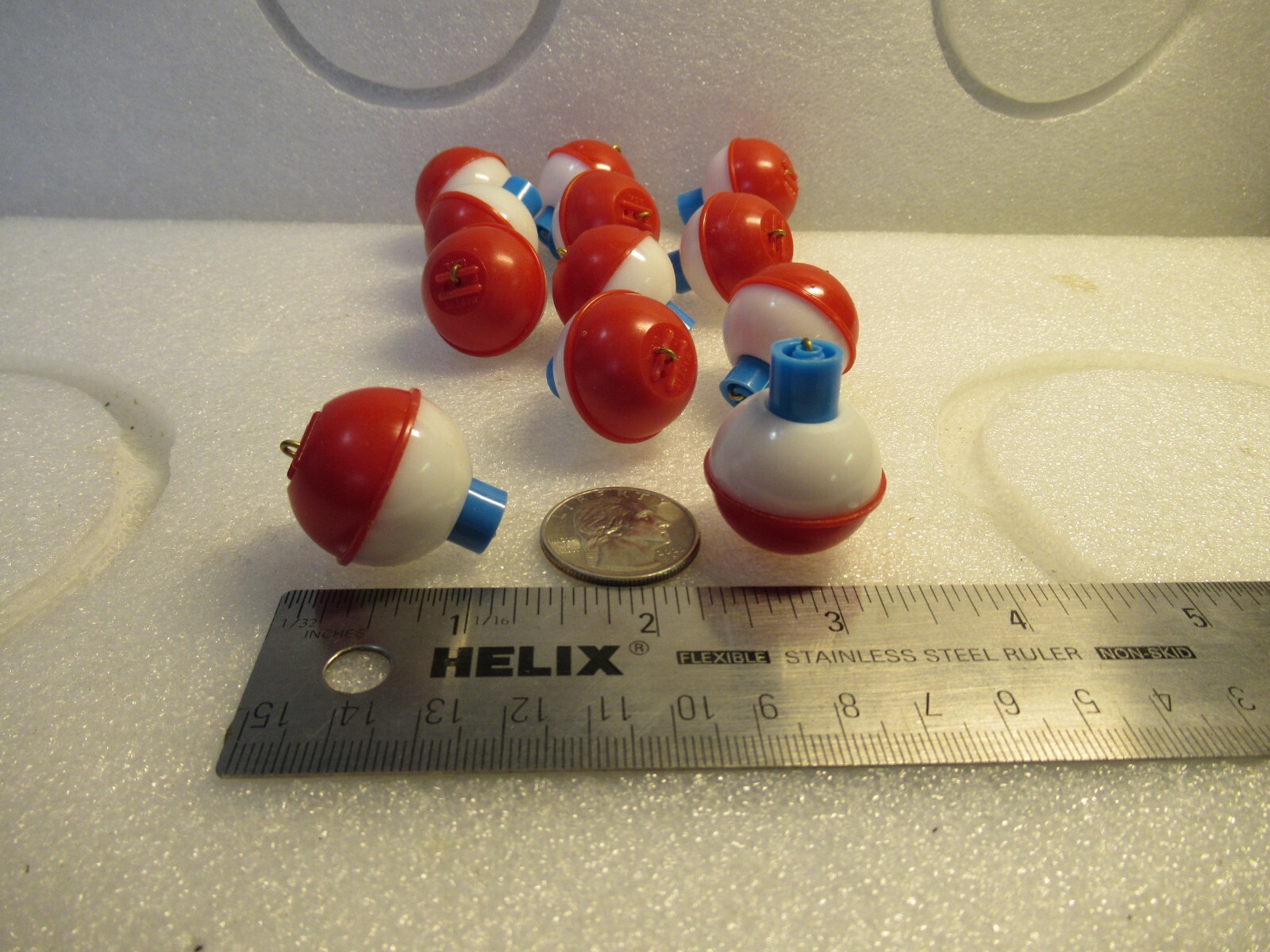12 1 INCH HI VTG ROUND PLASTIC SNAP ON FISHING FLOATS BOBBERS PANFISH TROUT USA
