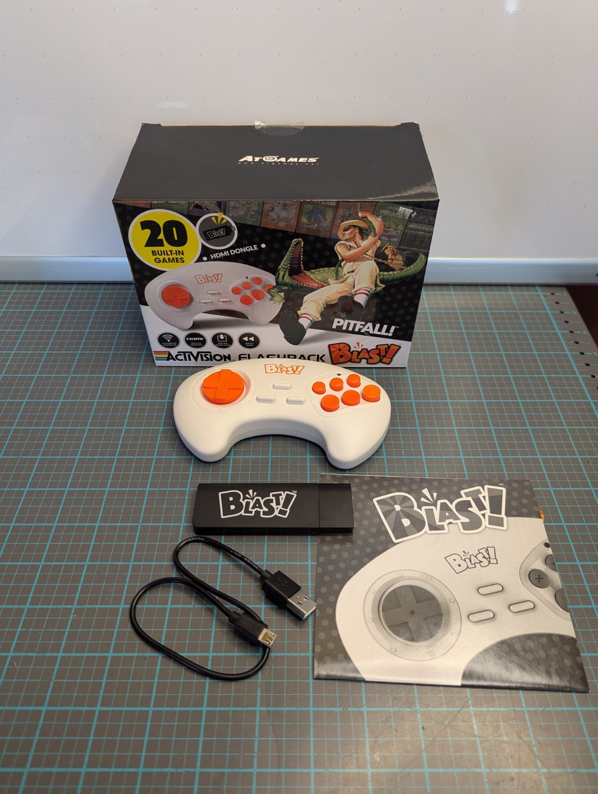 NEW ATGAMES ACTIVISION FLASHBACK BLAST CONTROLLER GAME 20 BUILT IN GAMES PITFALL