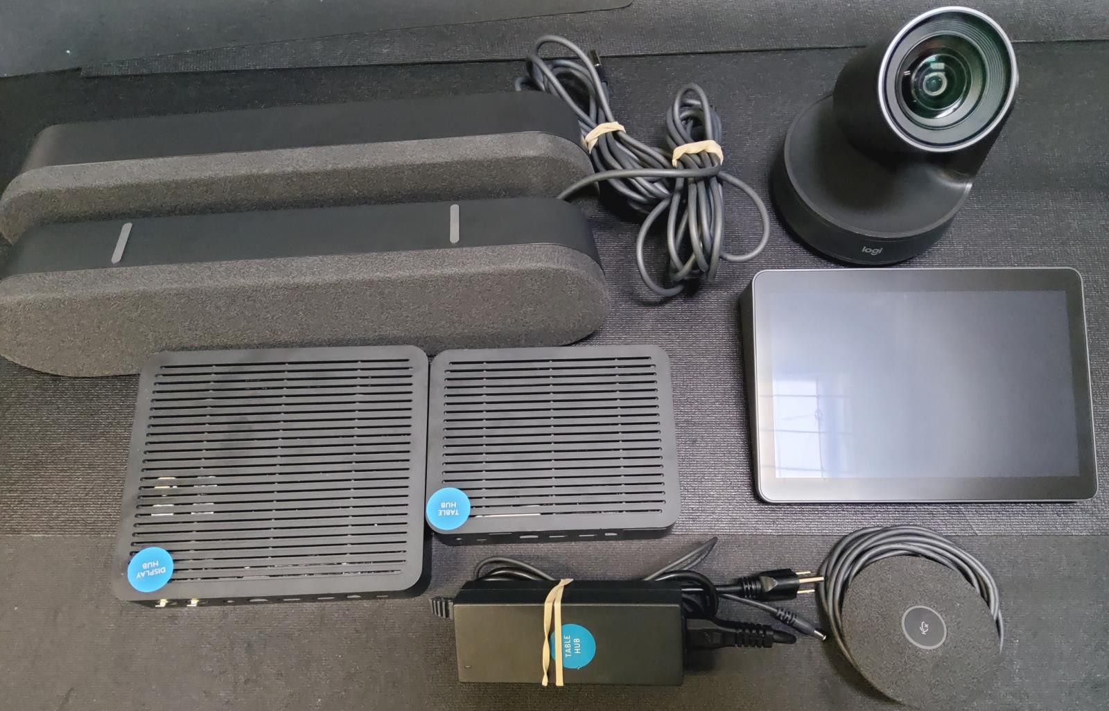 Logitech Rally Display Hub V-R0009 + Tablet Hub V-U0047 + Rally Camera V-R0010