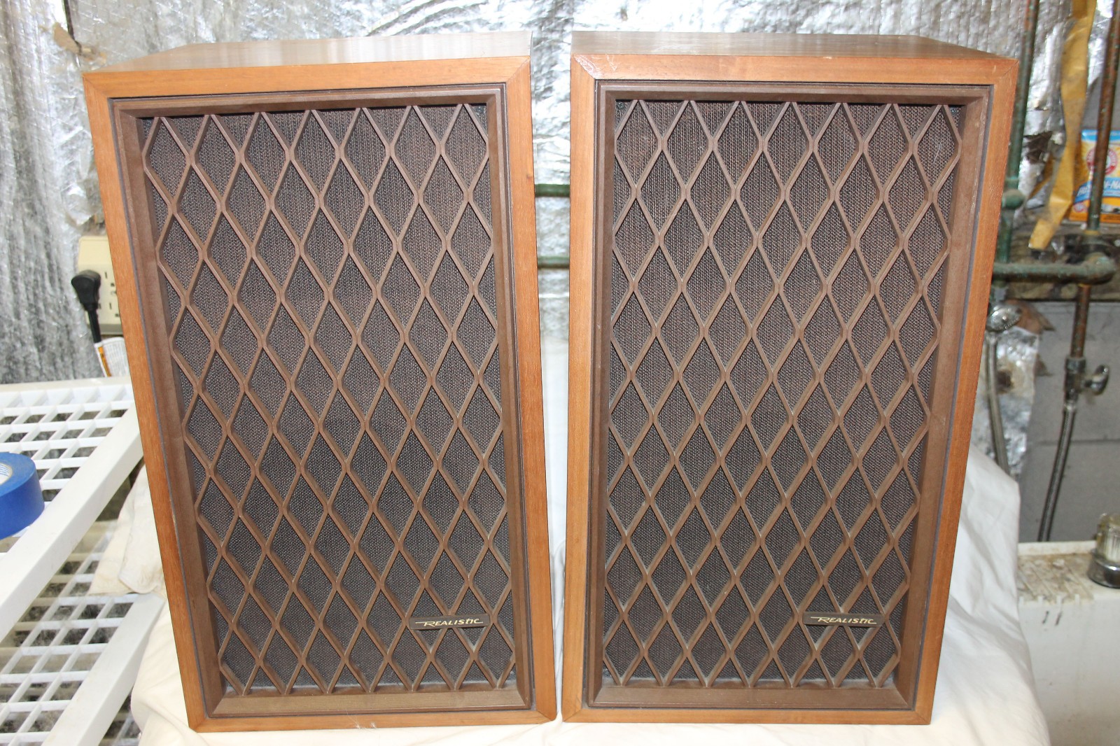 Pair of REALISTIC NOVA-6 40-4019A Vintage SPEAKERS Tested and in Excellent Cond.