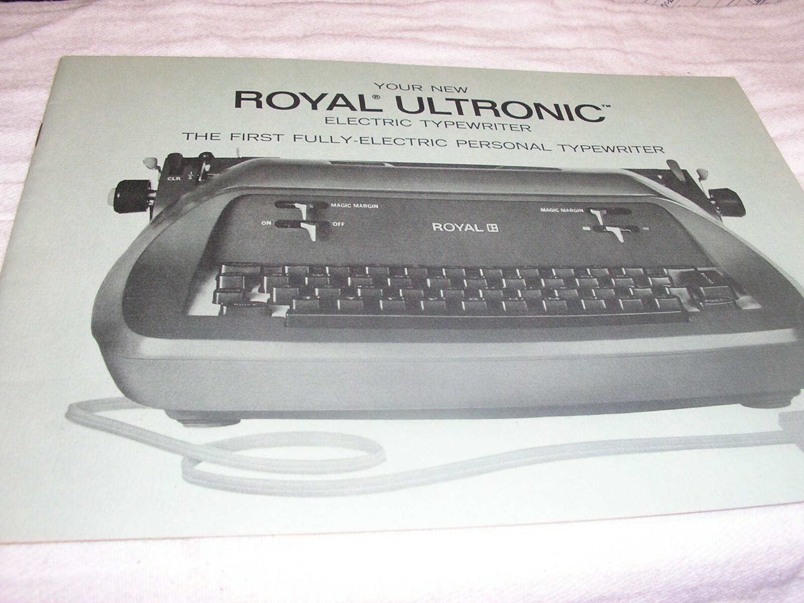 ROYAL ULTRONIC ELECTRIC TYPEWRITER OPERATOR'S MANUAL SEE PICS