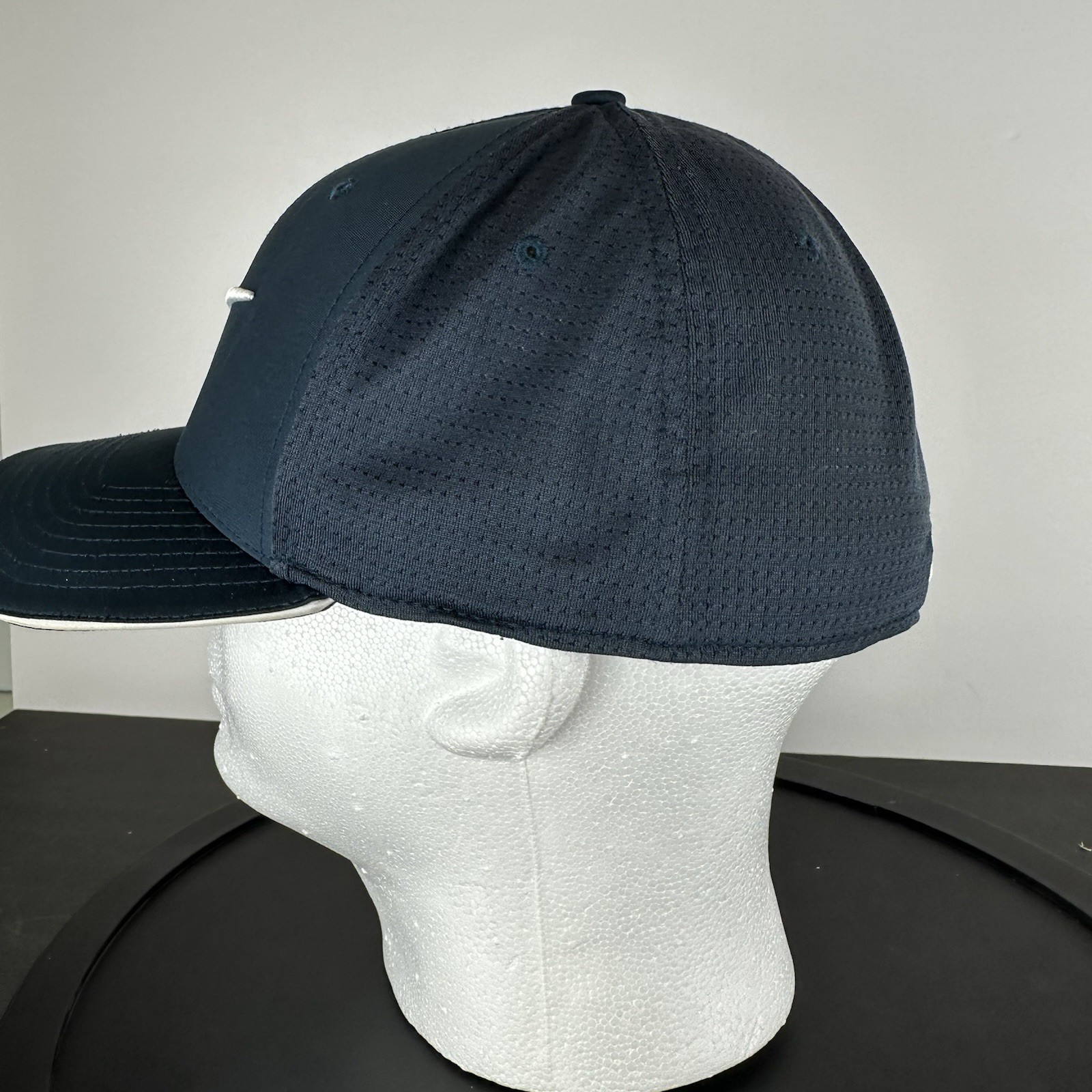 Nike Classic99 Dri-fit Golf Hat Cap Size Stretch Fit M/L Teal Perforated Fitted