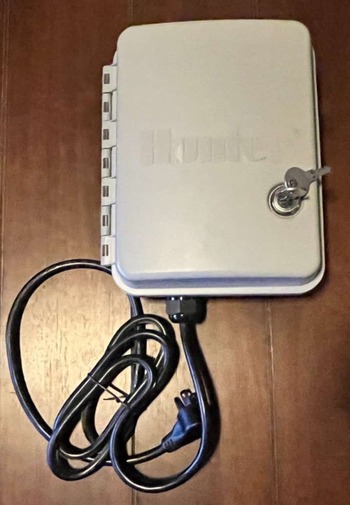 HUNTER X-CORE XC-600 Sprinkler Irrigation CONTROLLER 6 Zones 120V w/keys
