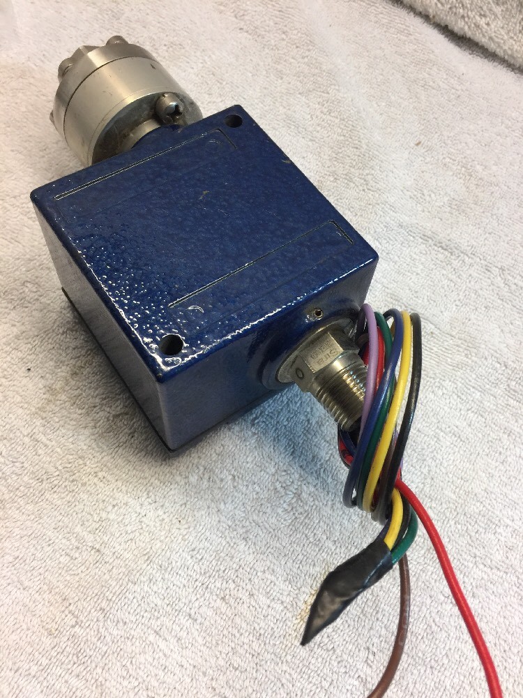 ITT 100P57CC6 Adjustable Pressure Switch (1044)