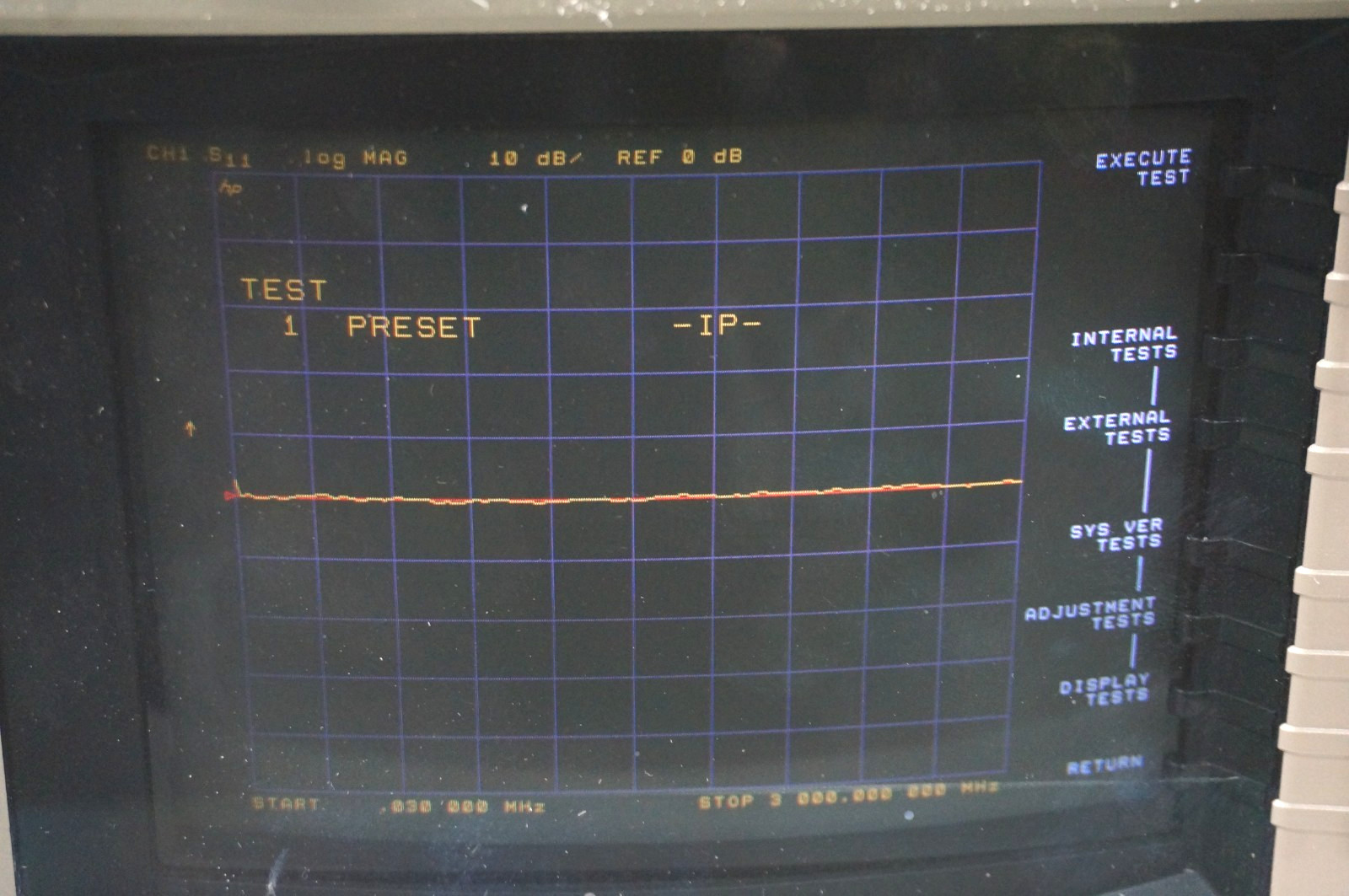 Hewlett Packard - 8753D - Network Analyzer with 87511A S-Parameter Test Set