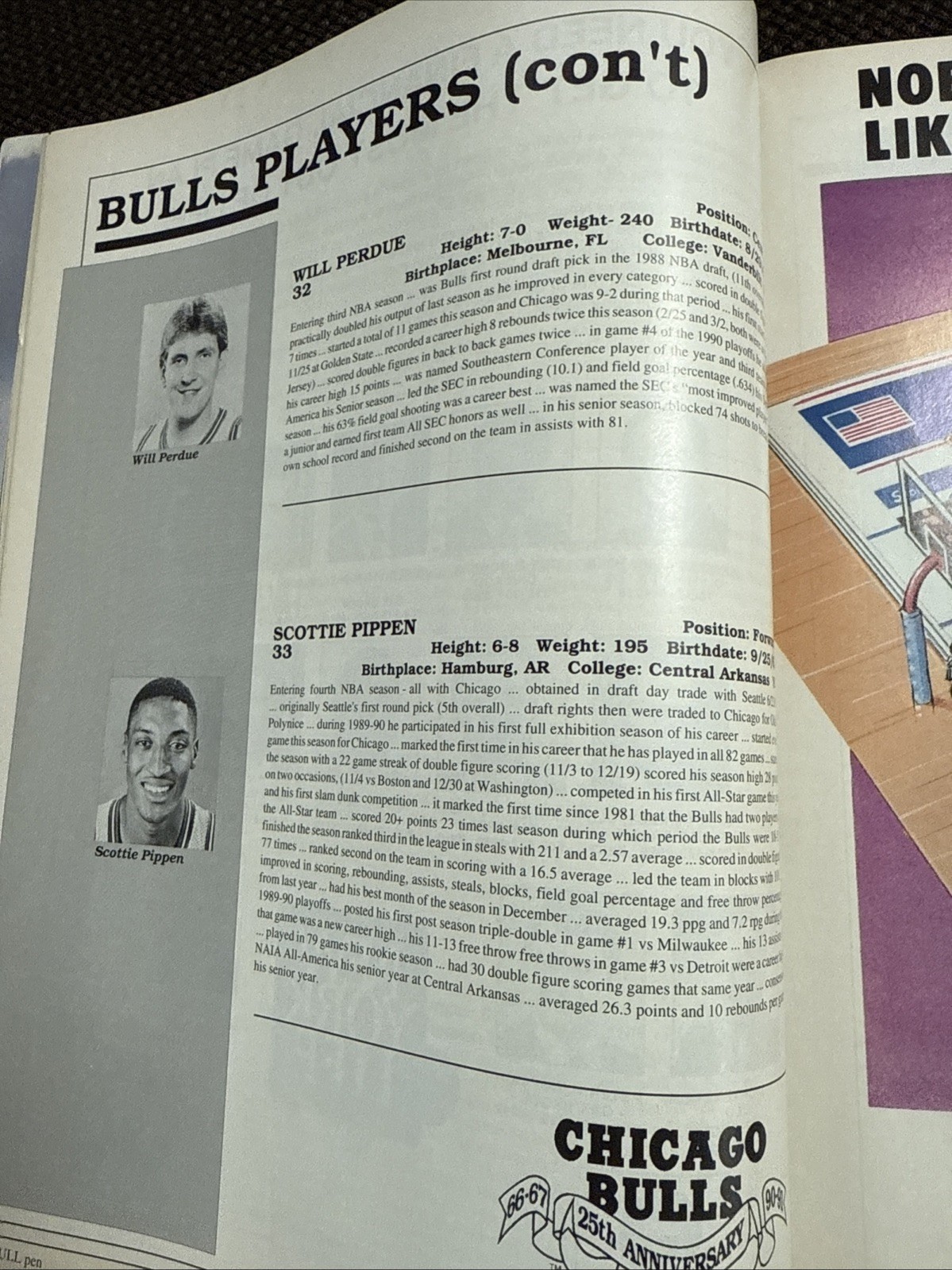 1990-91 Chicago Bulls Game Program Micheal Jordan Missing Insert Pages 61-64