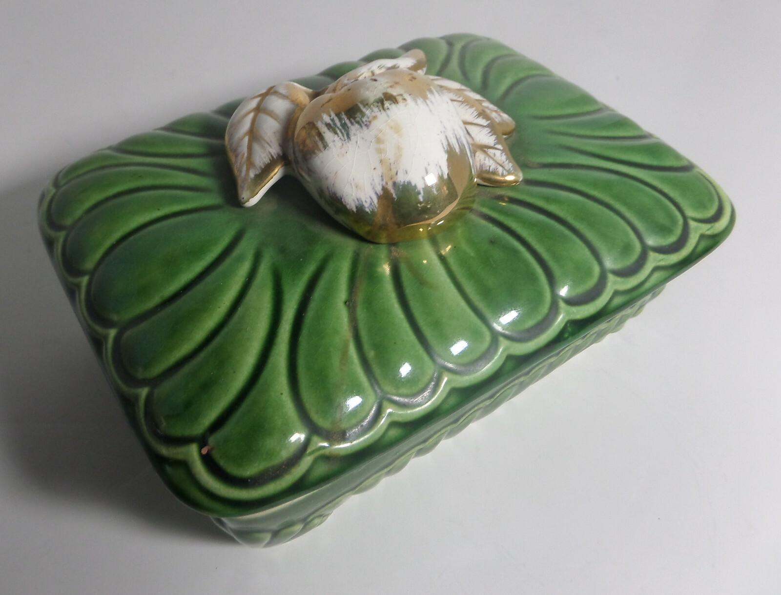 Green flowered ceramic box Japan  (S13)