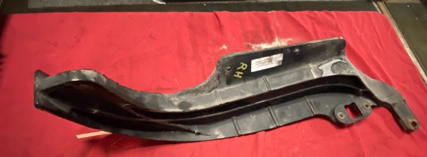 FREIGHTLINER 17-15346-003 Hood REST, Support - RIGHT Side, MOUNT, BRACKET, PIVOT