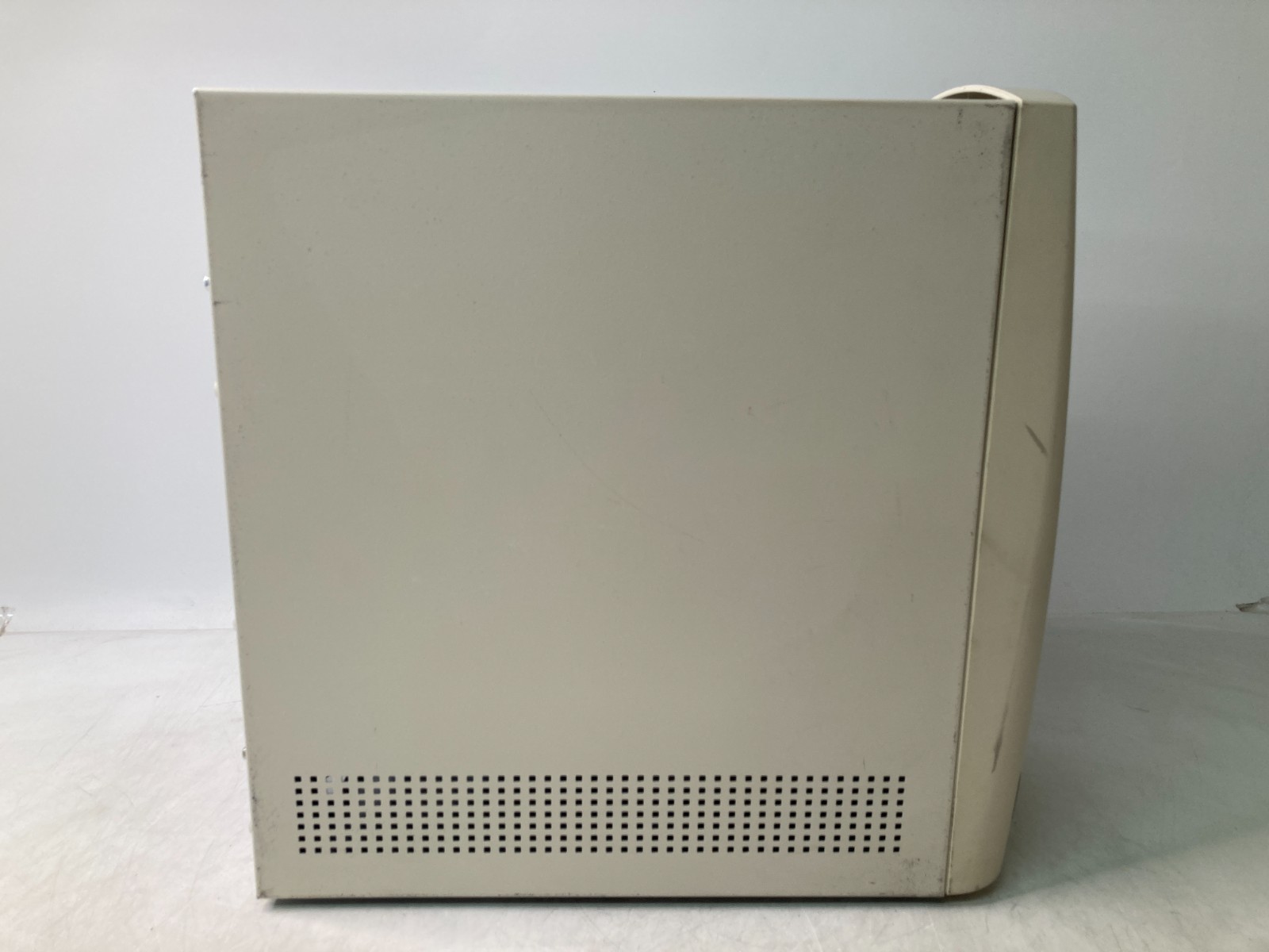 Vintage Beige Computer Case w/ 100W Power Supply, Lite-On CD-ROM, Floppy Drive
