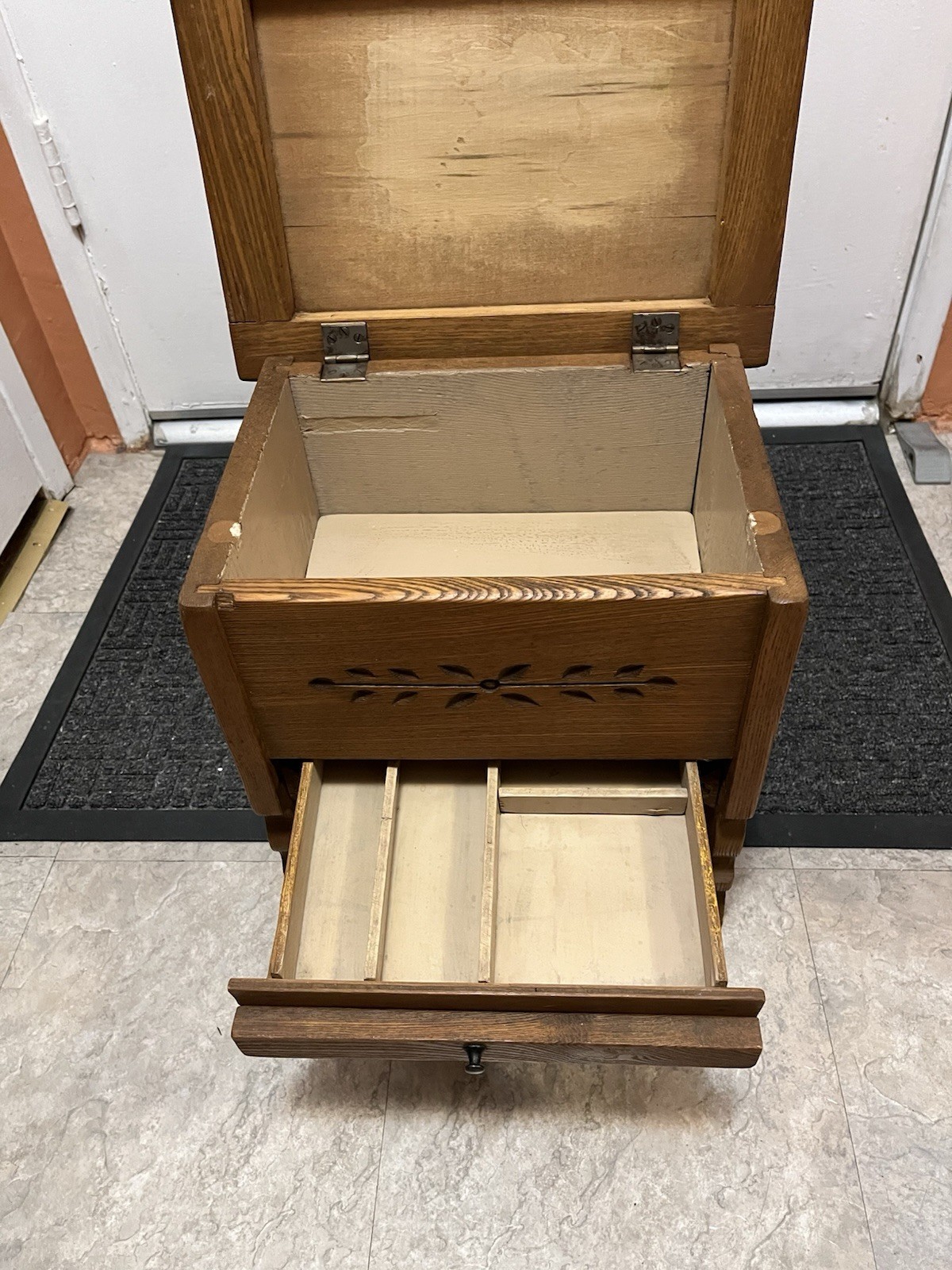 Solid Carved Wood Shoe Shine Box / Bench / Footstool (FS54) (VB-14)