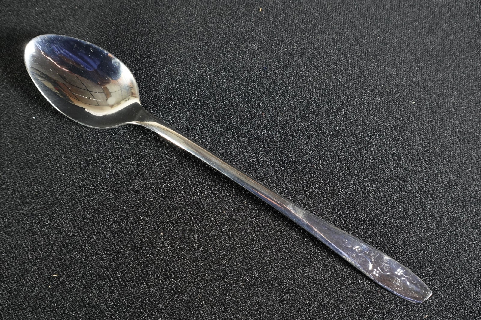 Silco USA Stainless 'Mardi Gras' Pattern 4 Iced-Tea Spoons Excellent Flatware