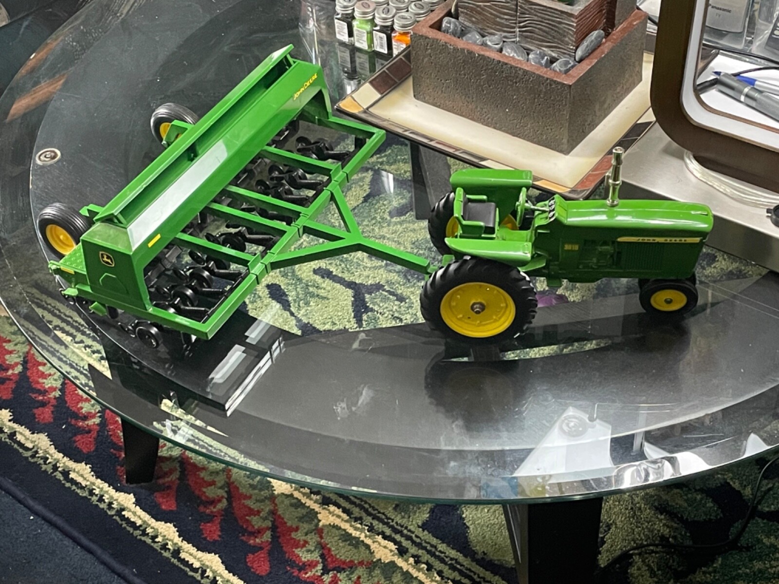 1:16 SCALE DIECAST METAL TRACTOR MODEL