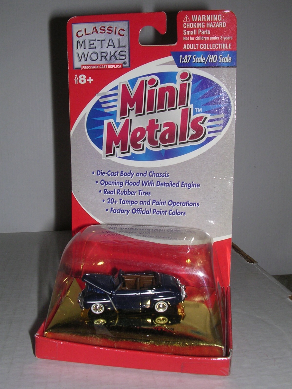 C.M.W. #30102  1948 Ford Convertible w/Top Down "Black" used H.O. 1:87