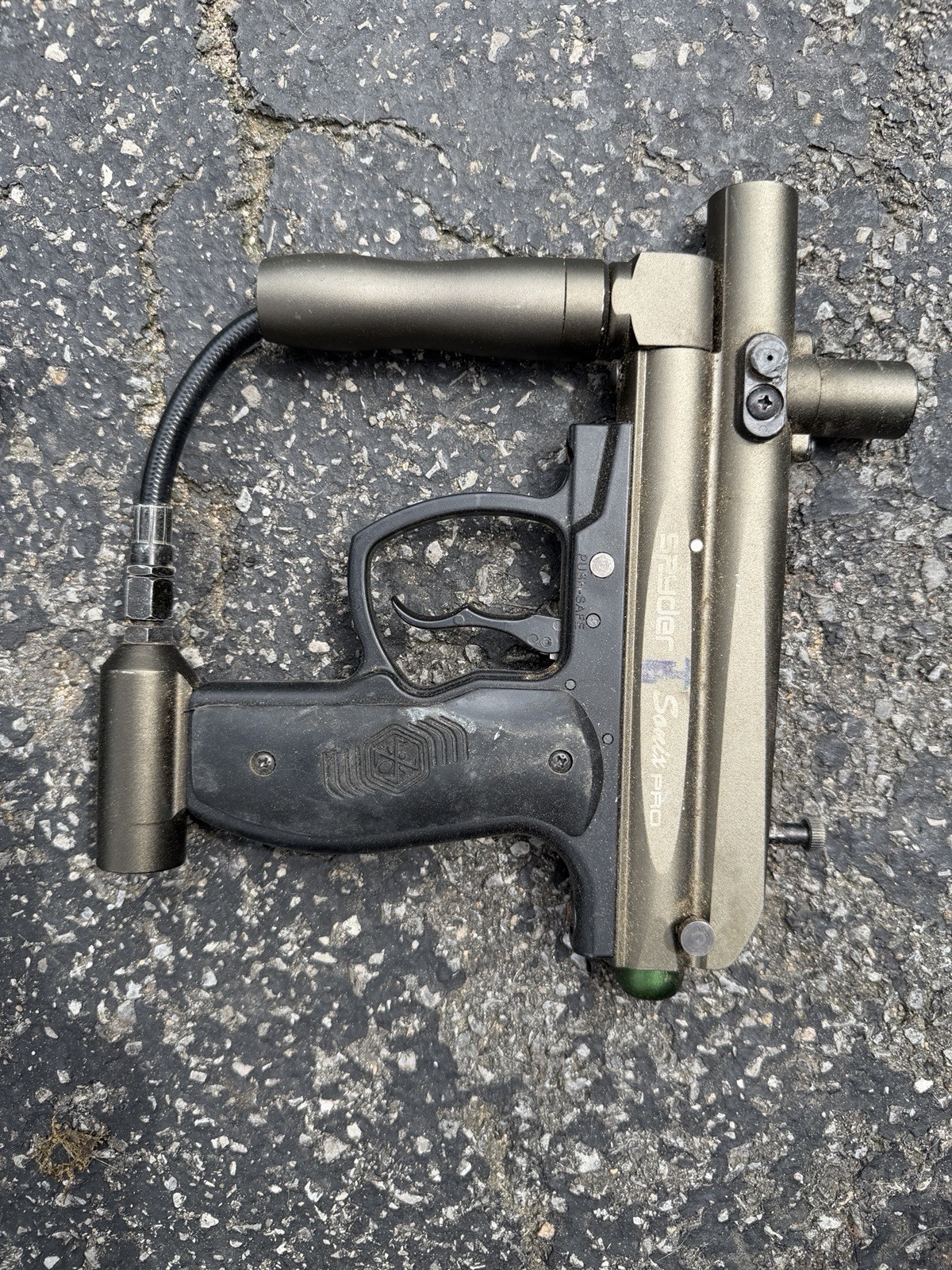 2 Spyder Paintball Guns And Mask