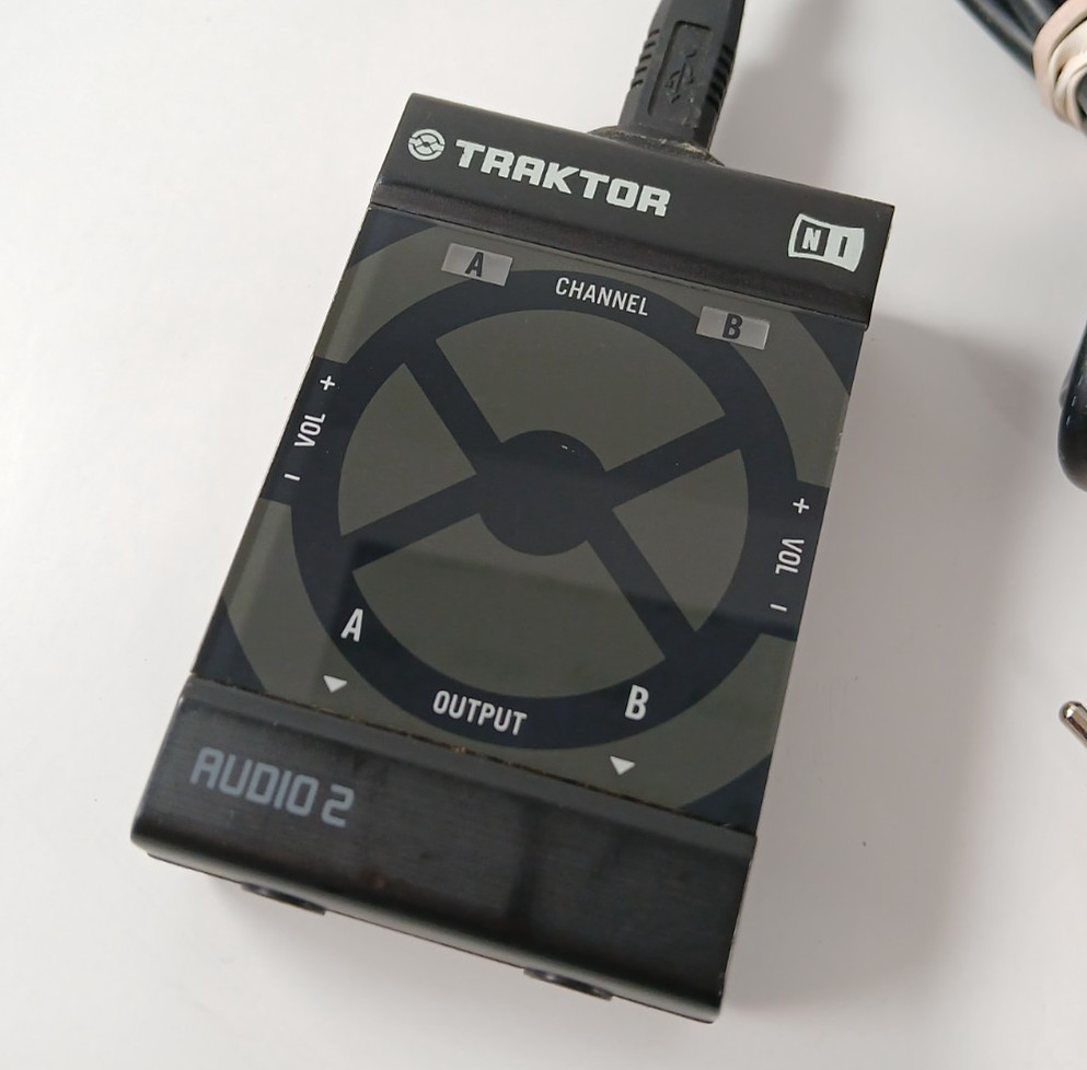 Traktor AUDIO 2 Pro DJ 2-Channel USB Audio Interface Splitter Soundcard + Cables