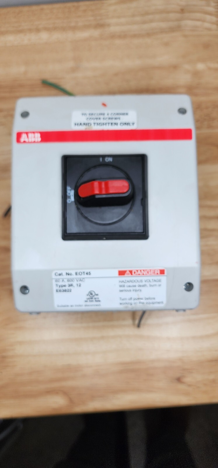 ABB 60 AMP ENCLOSED DISCONNECT SWITCH 600 VAC TYPE 3R 30 HP 3Ø EOT45 / OT63F3