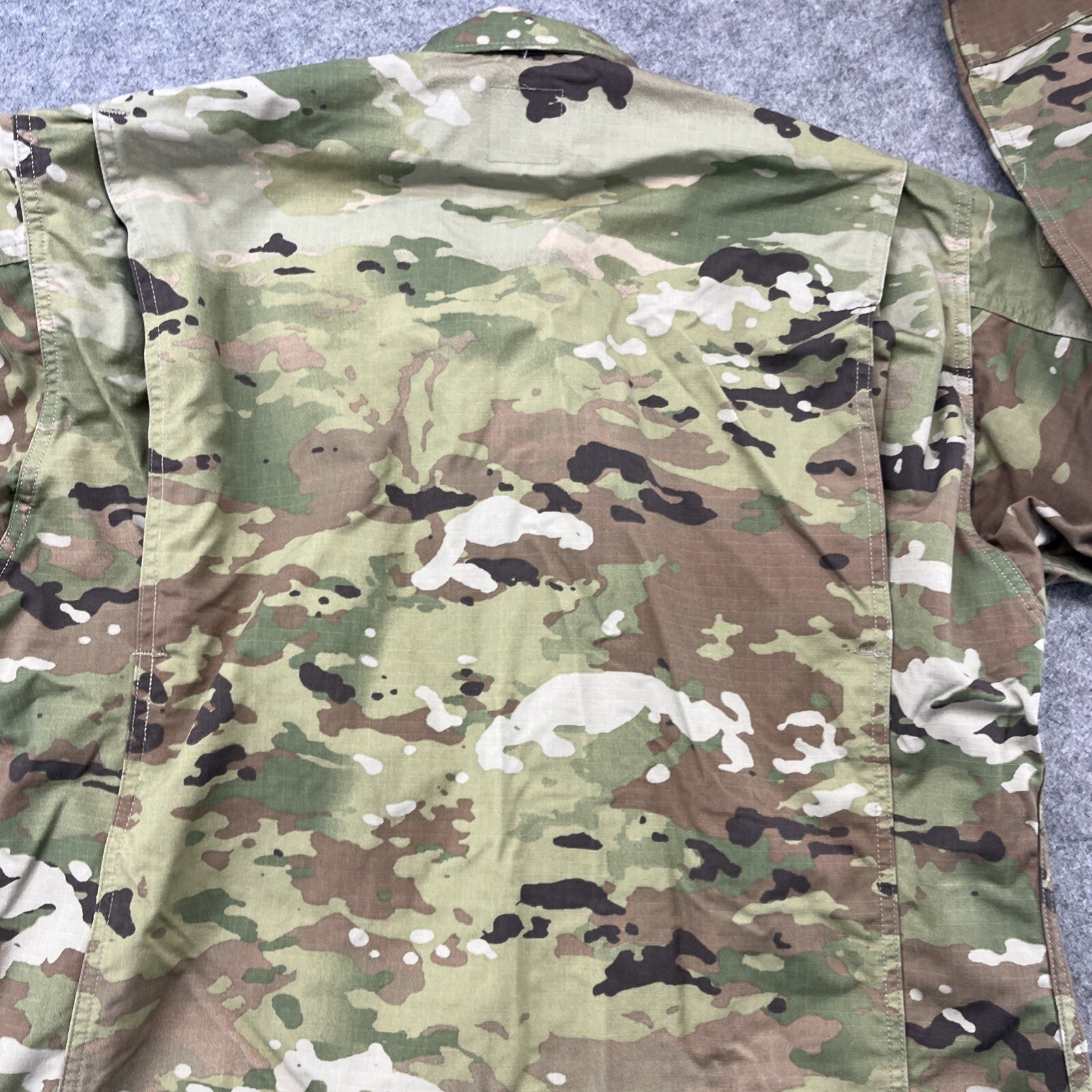 Army Combat Uniform Coat Medium Regular Unisex Insect Shield New