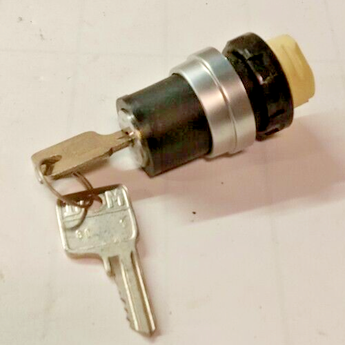 NEW SQUARE D KEY OPERATED MAINTAINED SELECTOR SWITCH 2-POSITION 9001D4L10