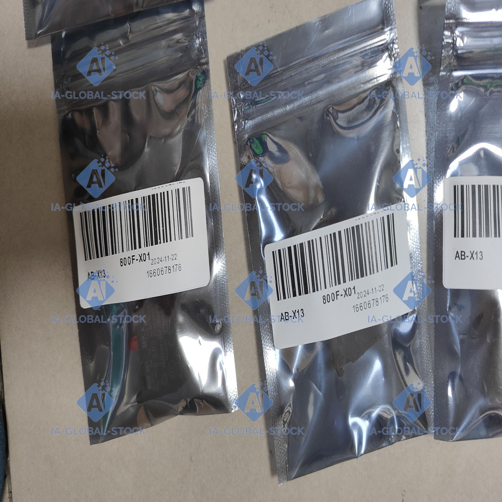 One Unit Brand New 800F-X01 Allen-Bradley US Fee Shipping + 1 Year Warranty