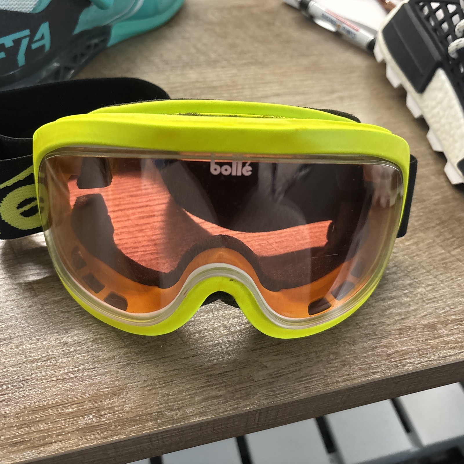 Bolle Ski Snowboard Goggles Yellow Frames Yellow Wide Band Unisex Adult