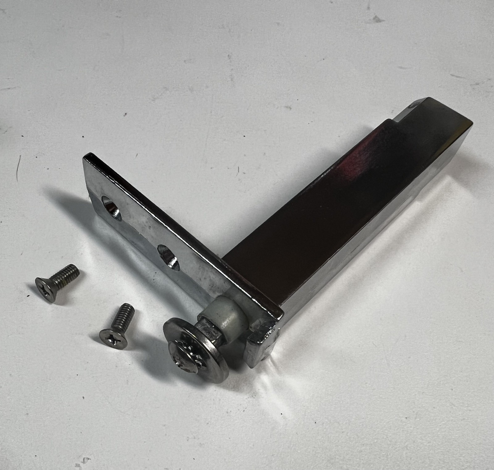 (1) NEW FOLLETT ICE BIN RIGHT SIDE LIFT DOOR HINGE PB502179 EXCELLENT CONDITION!